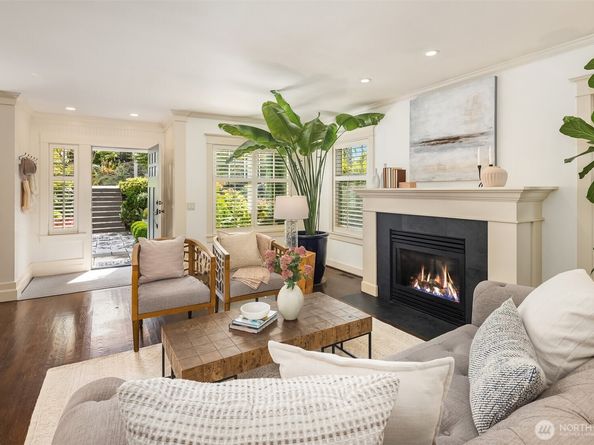 3449 Magnolia Boulevard W, Seattle WA 98199