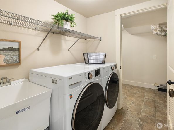 3449 Magnolia Boulevard W, Seattle WA 98199