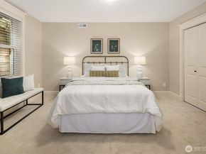 3449 Magnolia Boulevard W, Seattle WA 98199