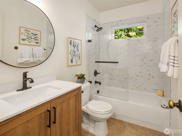 3449 Magnolia Boulevard W, Seattle WA 98199