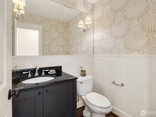 3449 Magnolia Boulevard W, Seattle WA 98199