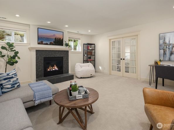 3449 Magnolia Boulevard W, Seattle WA 98199
