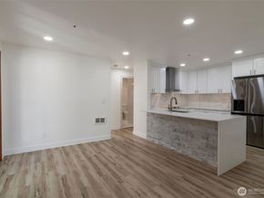 6835 NE 153rd Place C201, Kenmore WA 98028
