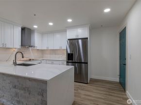 6835 NE 153rd Place C201, Kenmore WA 98028