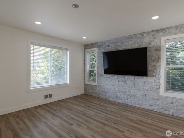 6835 NE 153rd Place C201, Kenmore WA 98028