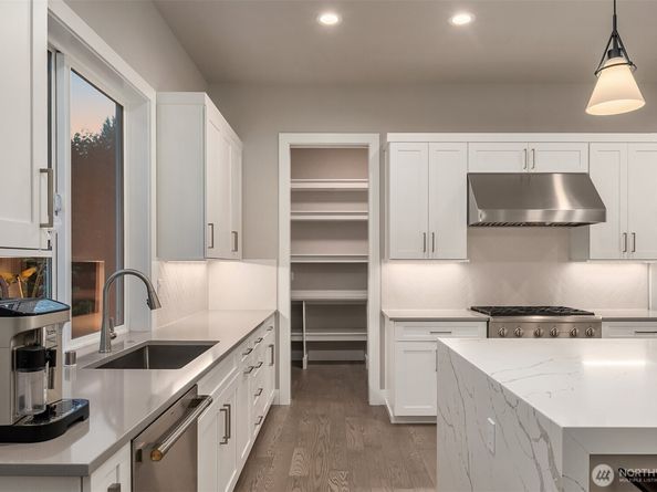 7609 NE 155th Street, Kenmore WA 98028