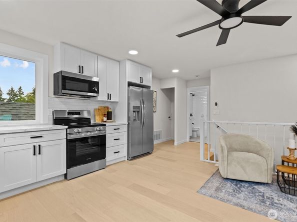 11504 Sand Point Way NE, Seattle WA 98125