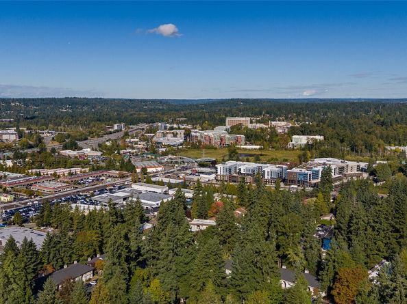 12719 NE 116th Street E302, Kirkland WA 98034
