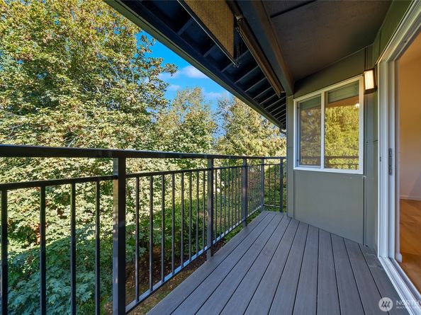 12719 NE 116th Street E302, Kirkland WA 98034