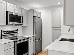 12719 NE 116th Street E302, Kirkland WA 98034