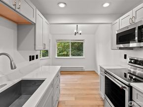 12719 NE 116th Street E302, Kirkland WA 98034