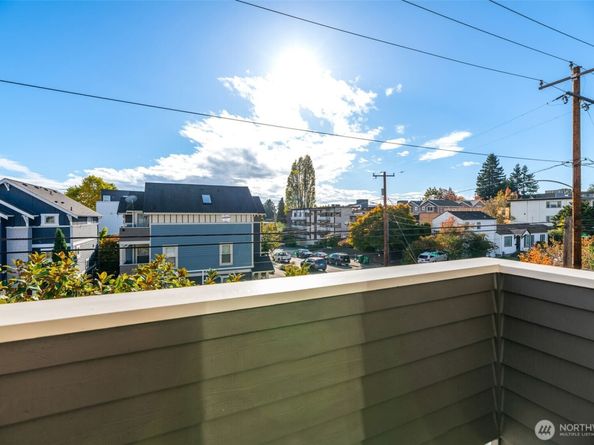 616 N 45th Street A, Seattle WA 98103