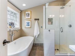 616 N 45th Street A, Seattle WA 98103