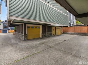 616 N 45th Street A, Seattle WA 98103
