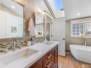 616 N 45th Street A, Seattle WA 98103