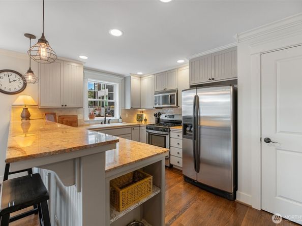 616 N 45th Street A, Seattle WA 98103