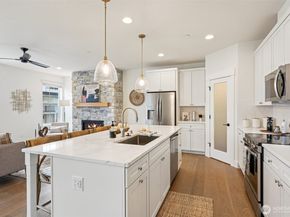 11 160th Place SE, Bothell WA 98012