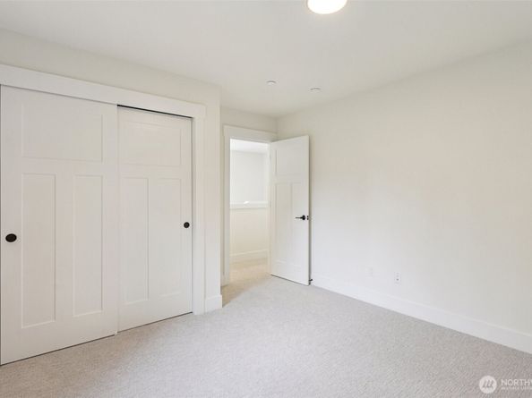 11 160th Place SE, Bothell WA 98012