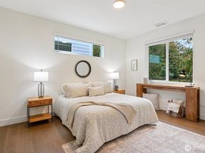 11 160th Place SE, Bothell WA 98012