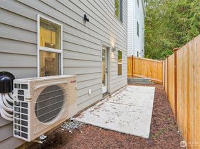 11 160th Place SE, Bothell WA 98012
