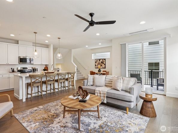 11 160th Place SE, Bothell WA 98012