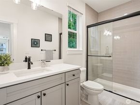 11 160th Place SE, Bothell WA 98012