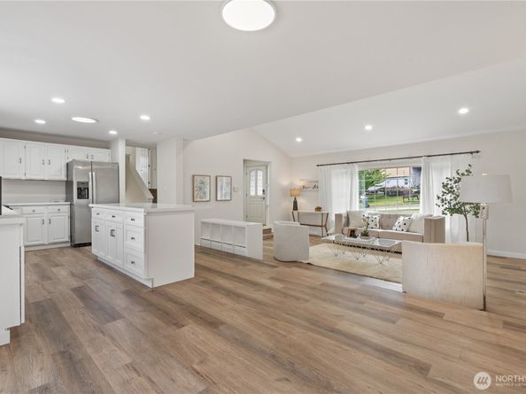 15414 SE 17th Street, Bellevue WA 98007