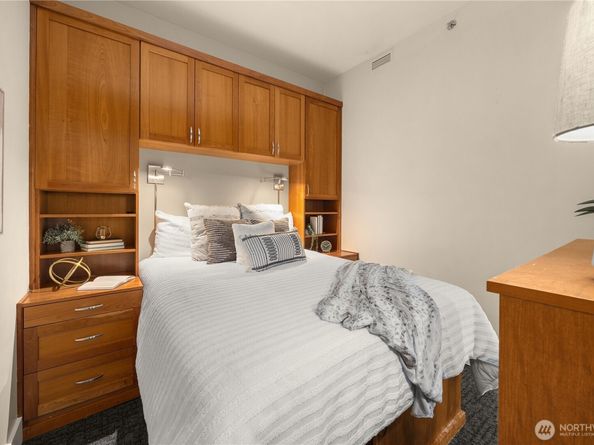 737 Olive Way 1909, Seattle WA 98101