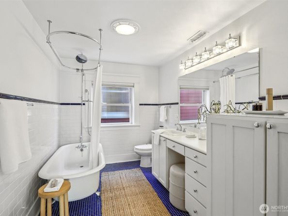 2419 2nd Avenue W, Seattle WA 98119