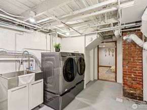 2419 2nd Avenue W, Seattle WA 98119