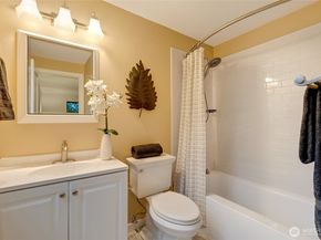 16921 135th Place SE, Renton WA 98058