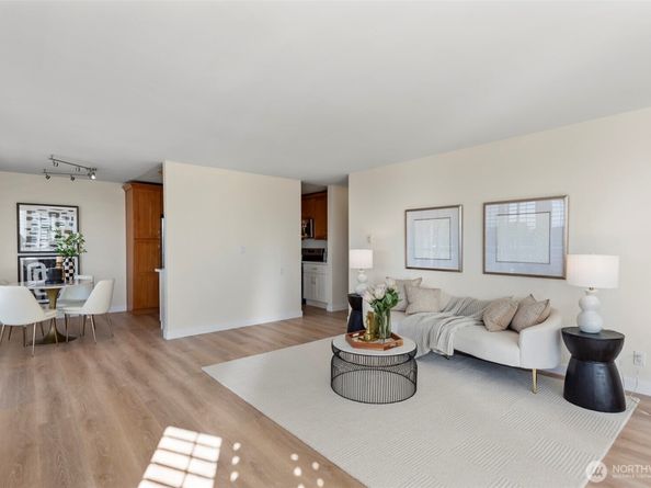 500 W Olympic Place 203, Seattle WA 98119