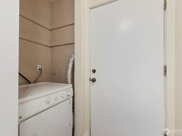 500 W Olympic Place 203, Seattle WA 98119