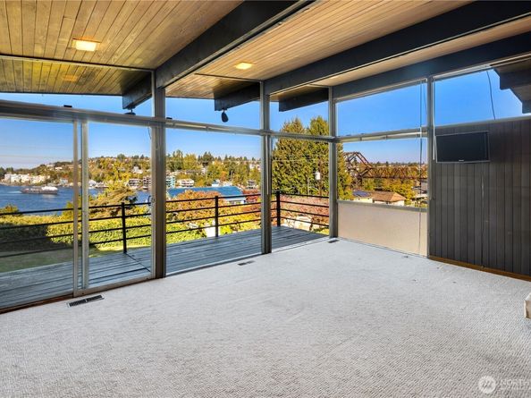 3653 W Commodore Way, Seattle WA 98199