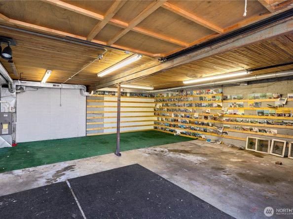 3653 W Commodore Way, Seattle WA 98199