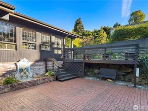 3653 W Commodore Way, Seattle WA 98199