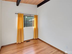 3653 W Commodore Way, Seattle WA 98199