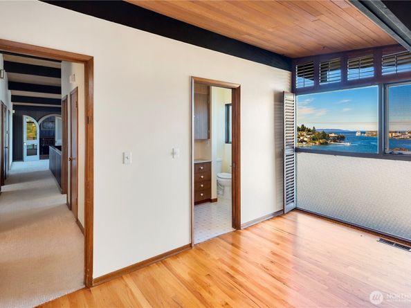3653 W Commodore Way, Seattle WA 98199