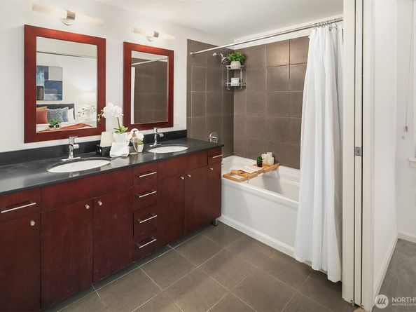 76 Cedar St 405, Seattle WA 98121