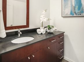 76 Cedar St 405, Seattle WA 98121
