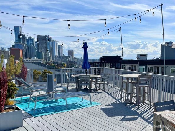 76 Cedar St 405, Seattle WA 98121