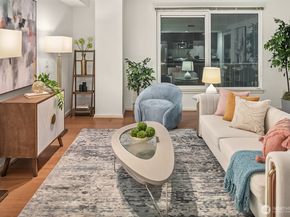 76 Cedar St 405, Seattle WA 98121