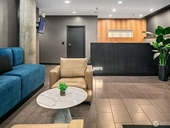 76 Cedar St 405, Seattle WA 98121