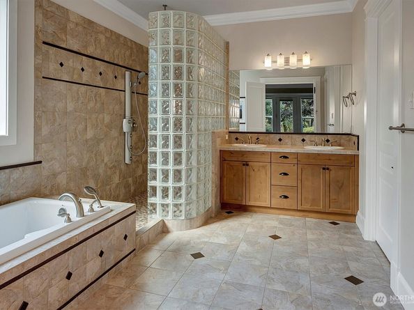 14612 Bear Creek Road NE, Woodinville WA 98077