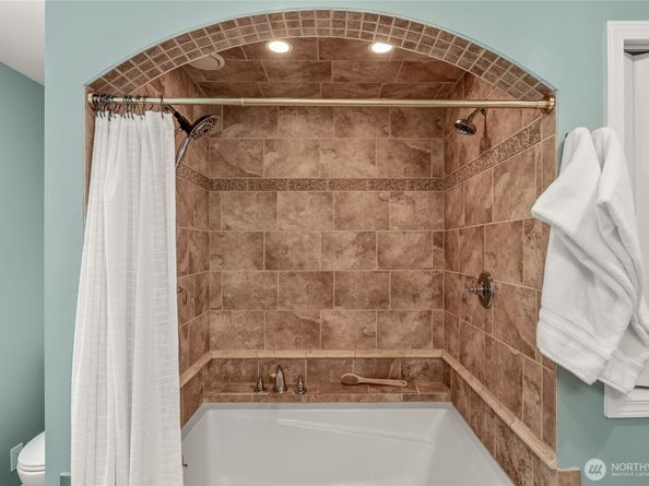17733 2nd Place NE, Shoreline WA 98155