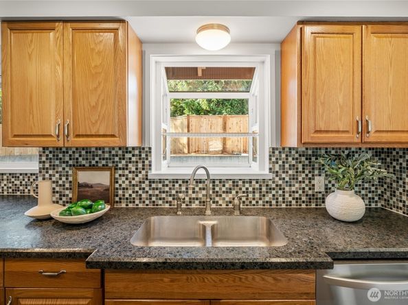 17733 2nd Place NE, Shoreline WA 98155
