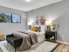 2562 Thorndyke Avenue W 104, Seattle WA 98199