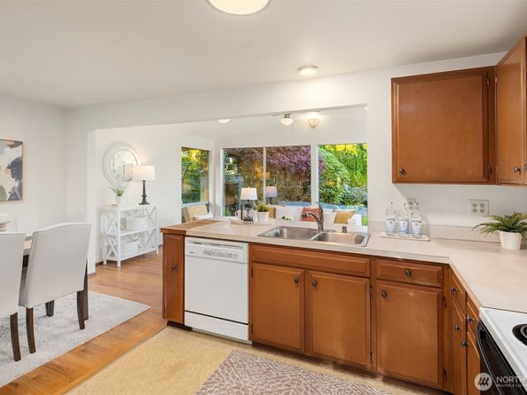 22603 41ST Place SW, Mountlake Terrace WA 98043