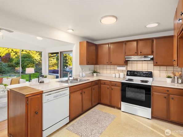 22603 41ST Place SW, Mountlake Terrace WA 98043