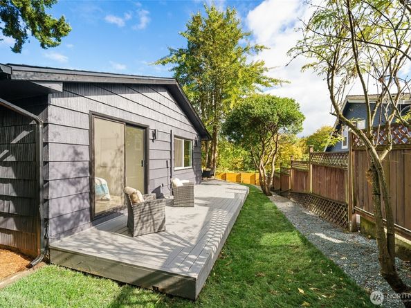 3503 Meadow Avenue N, Renton WA 98056